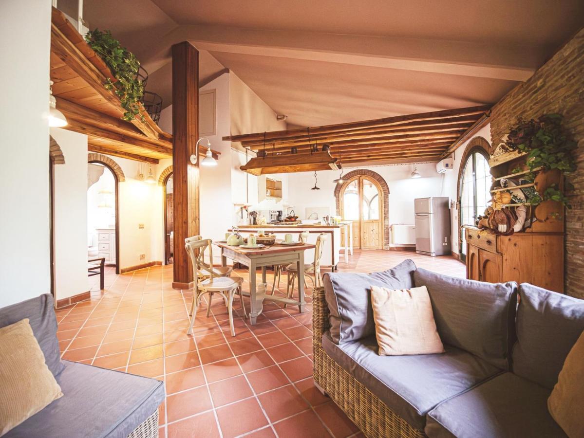 Relais Casale Il Poggetto - Olivo 1 By Zoom In Earth Appartement Cecina  Buitenkant foto